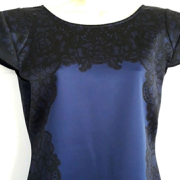 Kardashian Kollection fitted midi Dress in cobalt blue with black lace p… - Picture 2 of 10